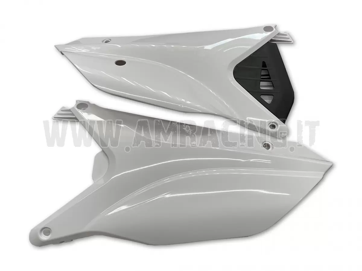 2-STROKE SIDE NUMBER PLATE HOLDERS MY 22--> WHITE